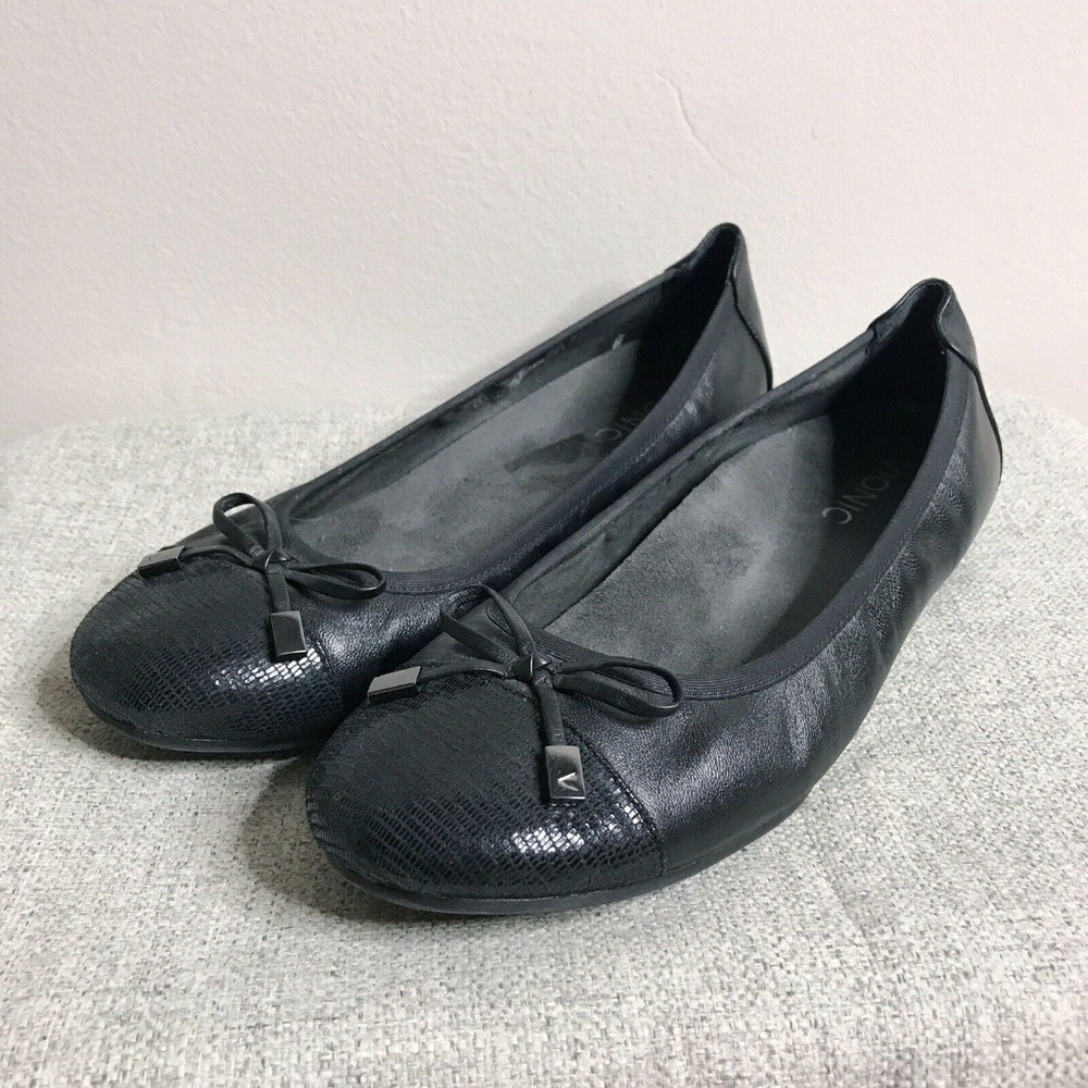 VIONIC Minna Black Leather Ballet Flats 9